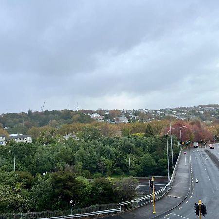 Free Wifi!! Spacious 1-Bedroom Apt, Auckland Cbd Экстерьер фото